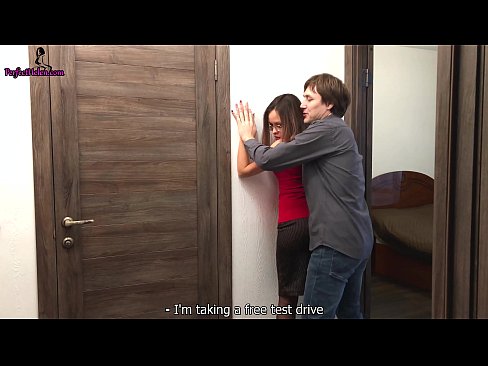 ❤️ سیکسی ریالټر د خپل اپارتمان د پلورلو په وخت کې د هغې بلی په احساساتي ډول ټکان کوي ​​او ټوکې کوي - کریمپای ❤️  په فحش ps.pornado-co.ru